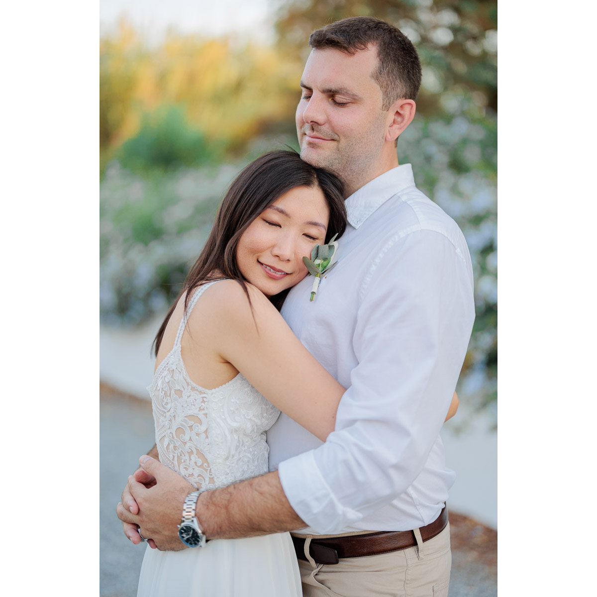 relaxed couple during a wedding photo-session