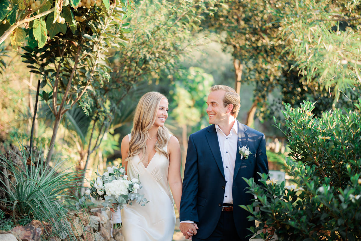 wedding portraits in Botanical park in Chania