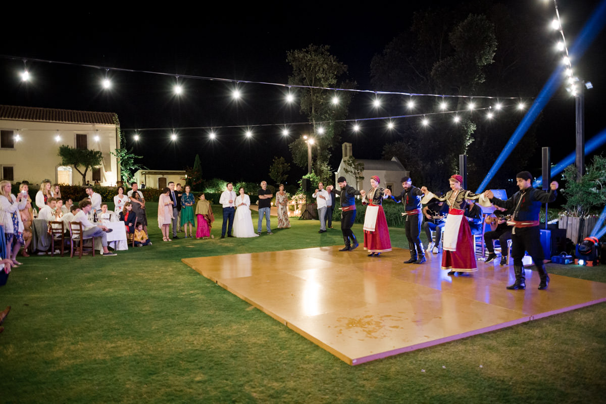 traditional Cretan dance