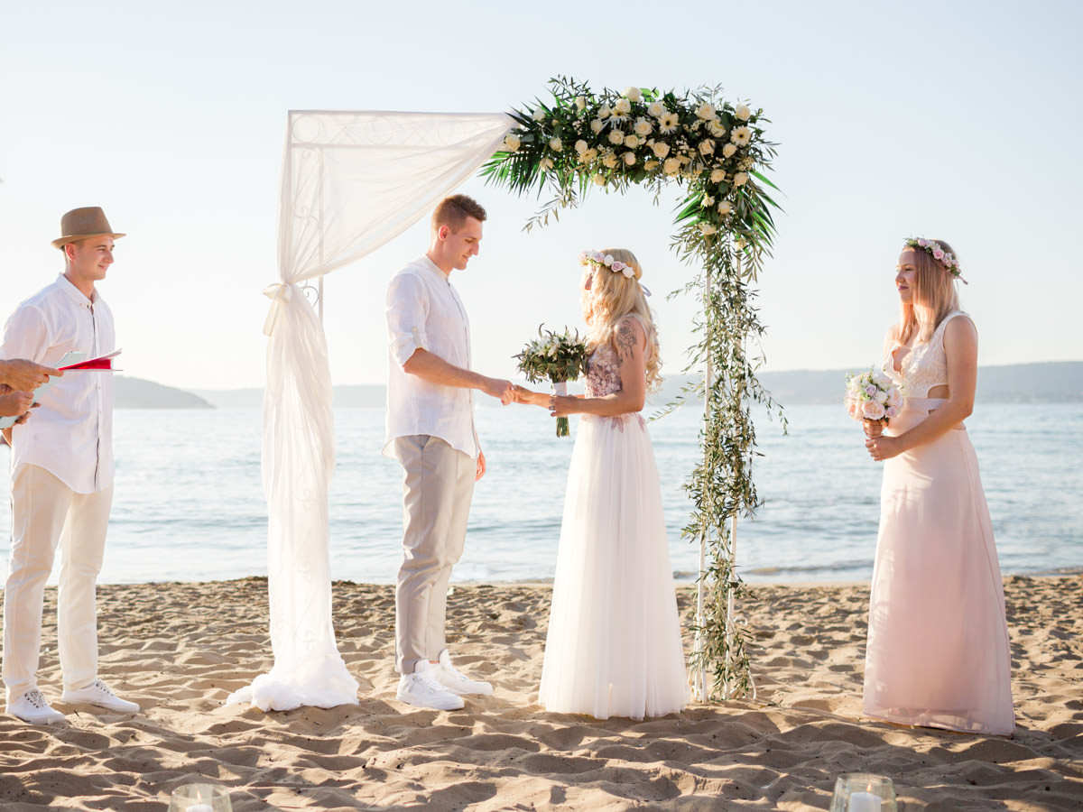 wedding in Crete at the beach