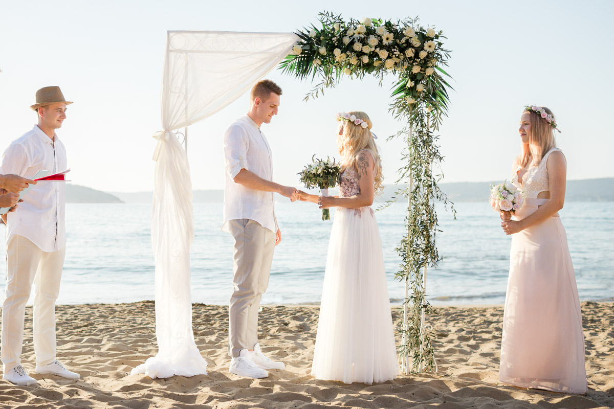 wedding in Crete at the beach