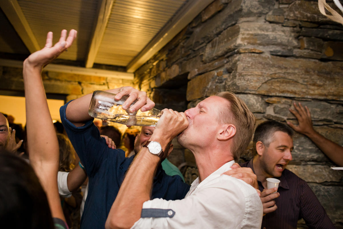 groom is getting drunk