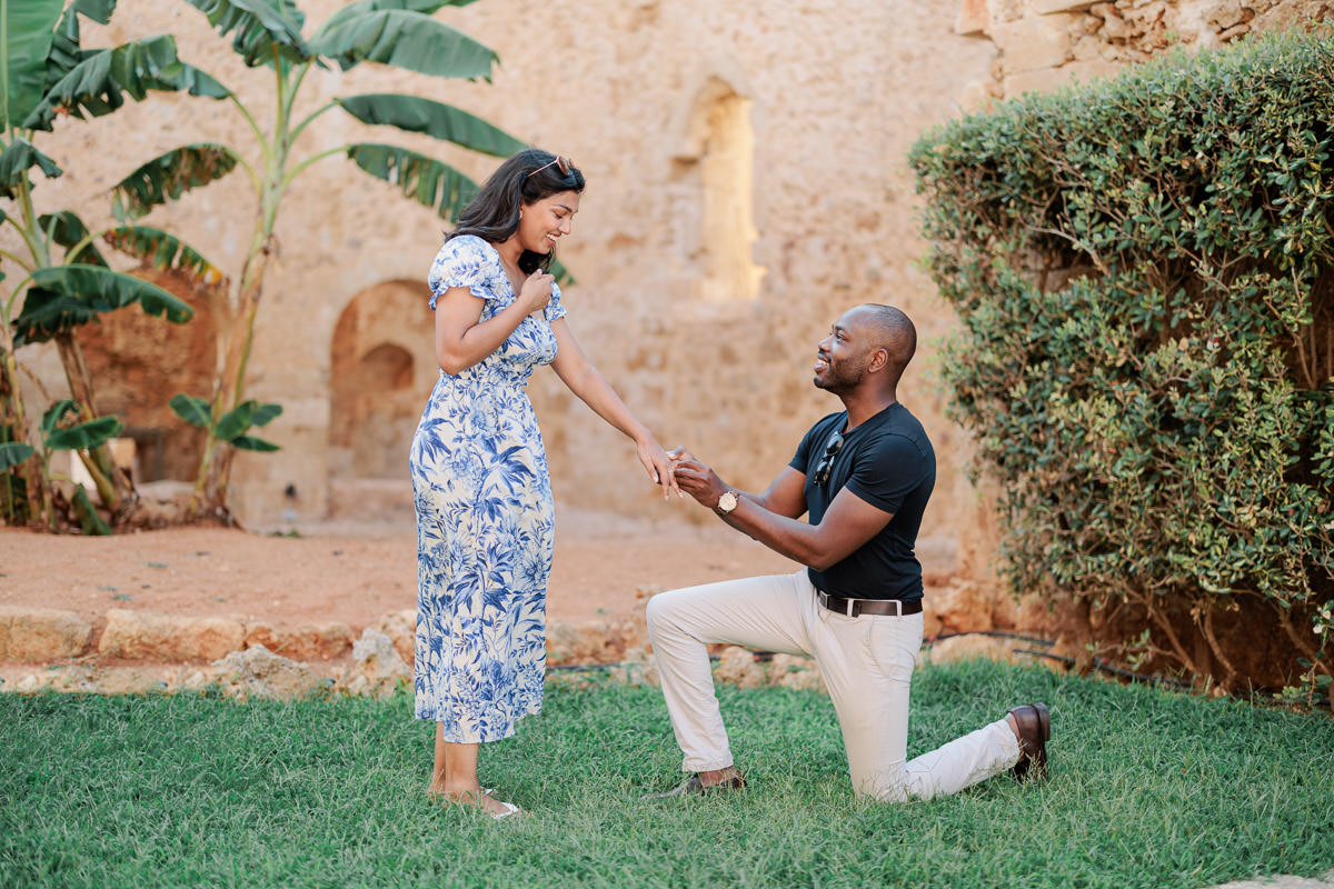 he asks her to marry him in a secluded space in the old town of Chania