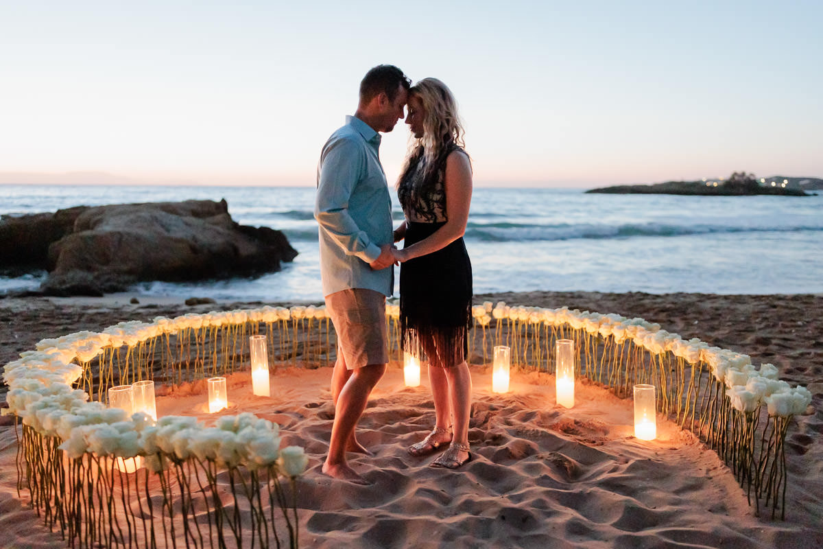 romantic marriage proposal at the beach