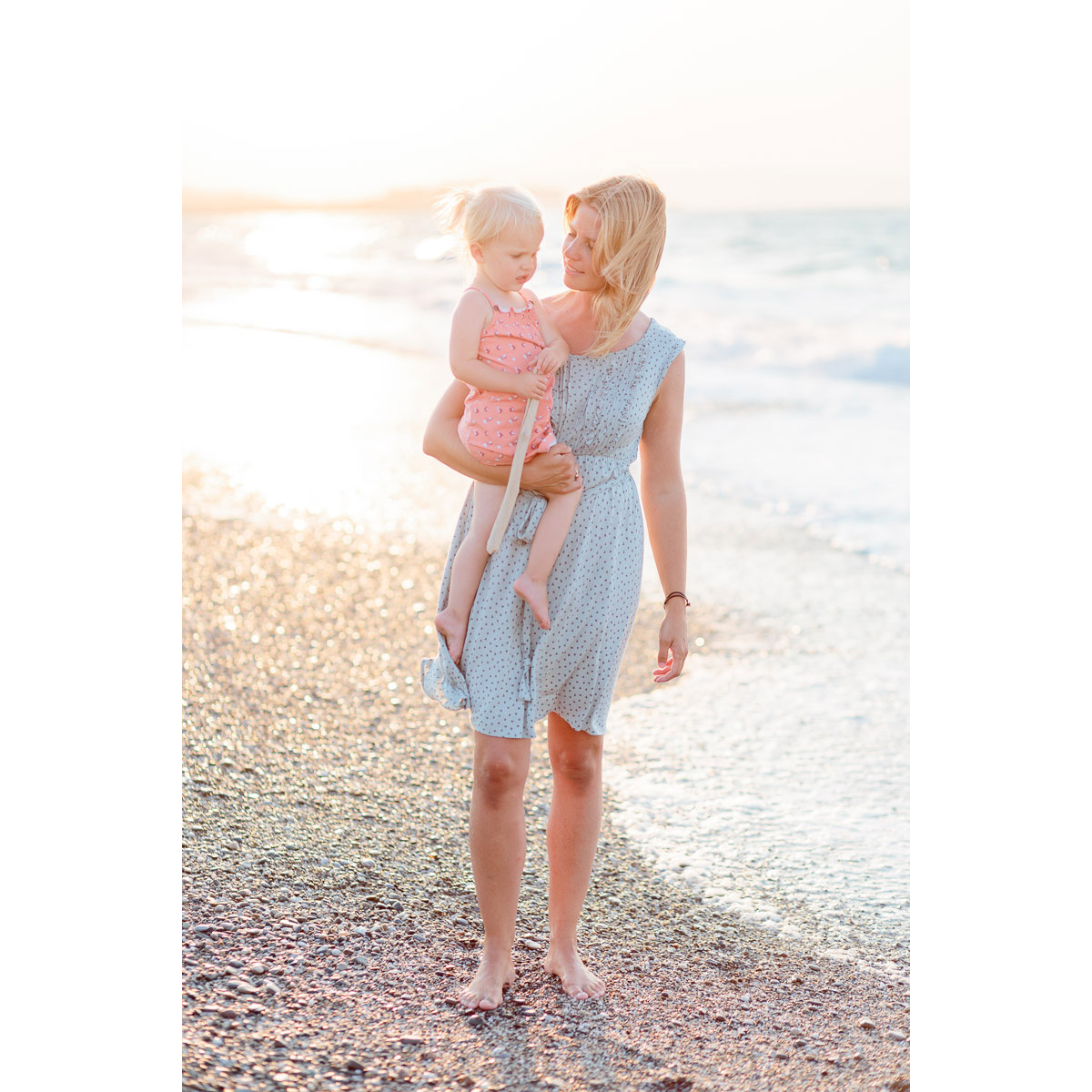 lifestyle family photographer in Rethymnon