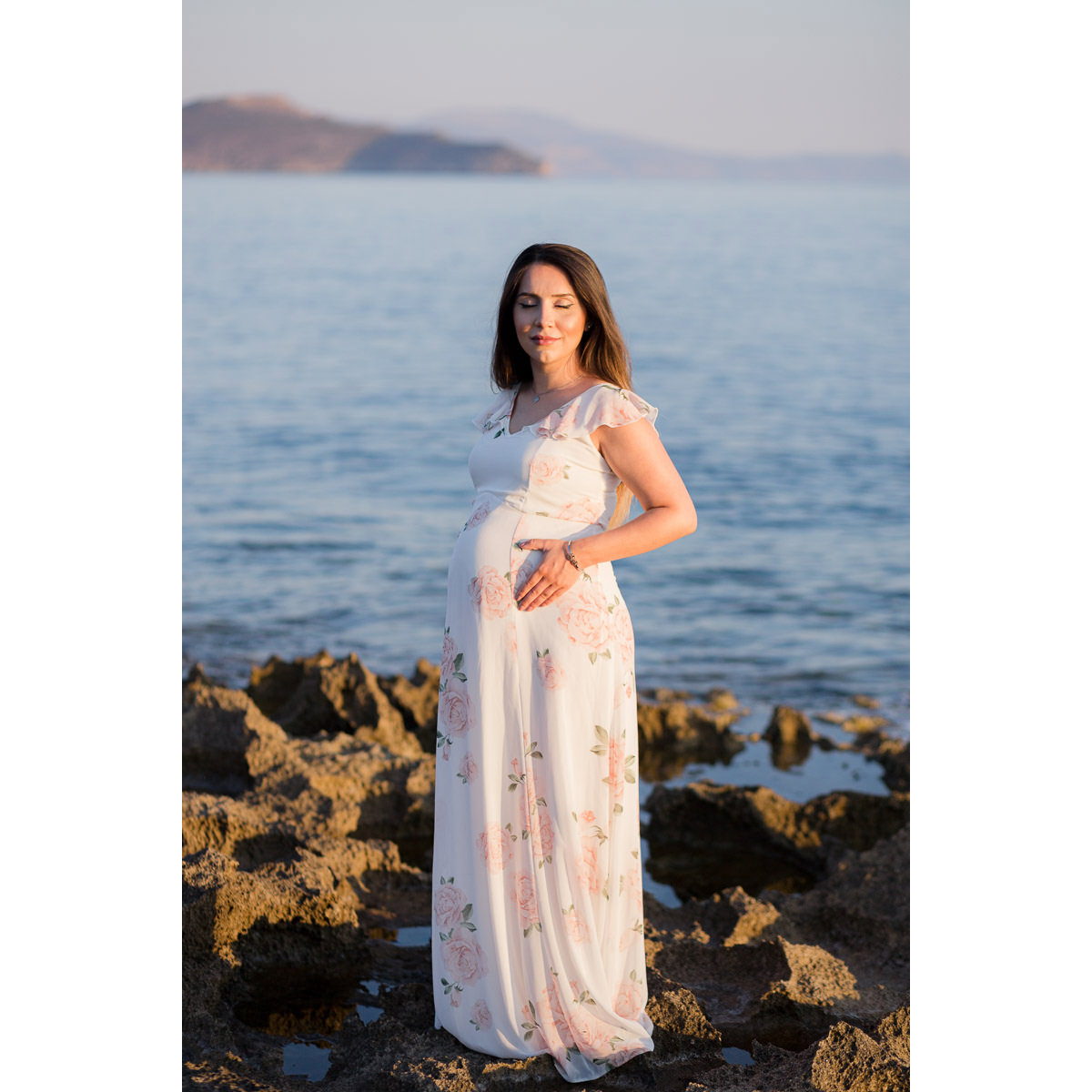 maternity photographer in Crete