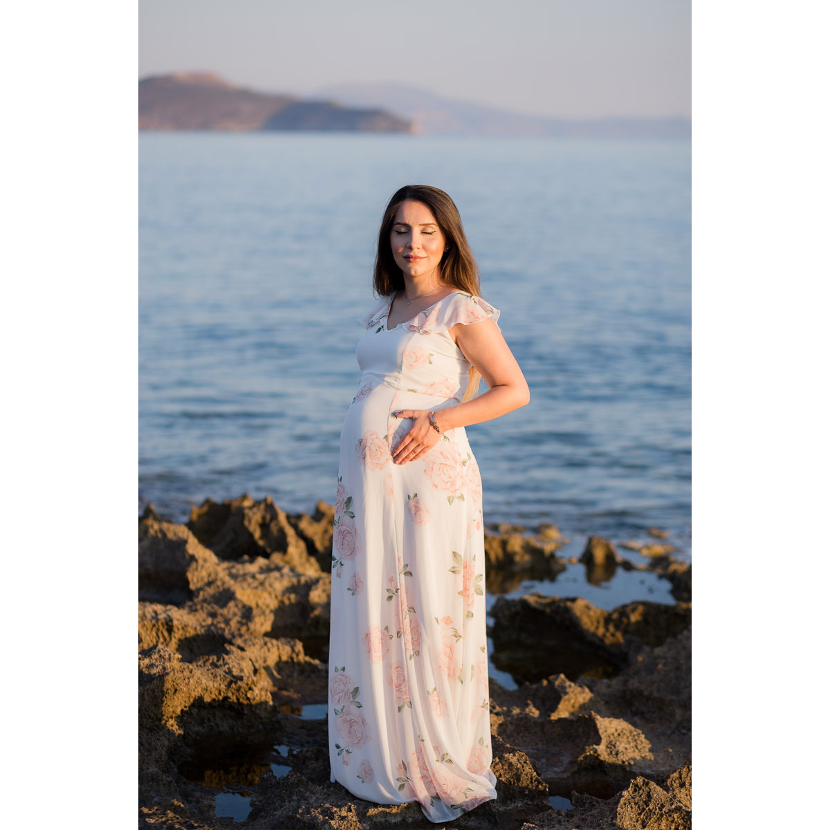 maternity photographer in Crete