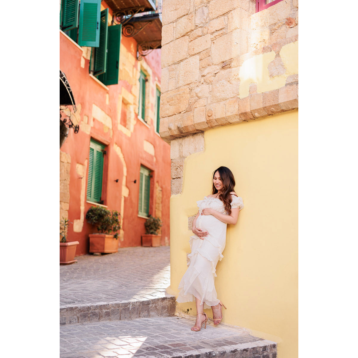 pregnancy portrait session in Crete