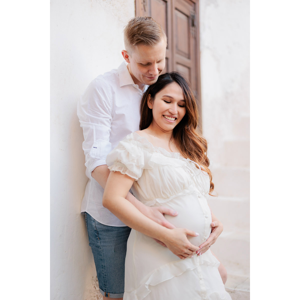 parenthood portrait in the old town of Chania