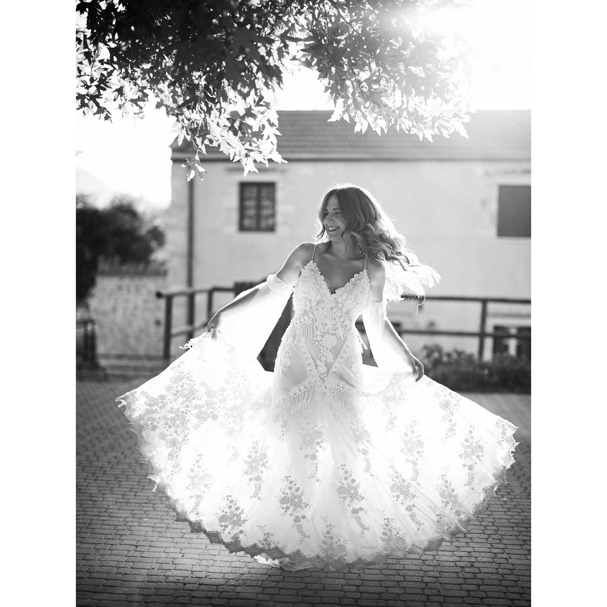 black and white bridal photo-shoot in Heraklion