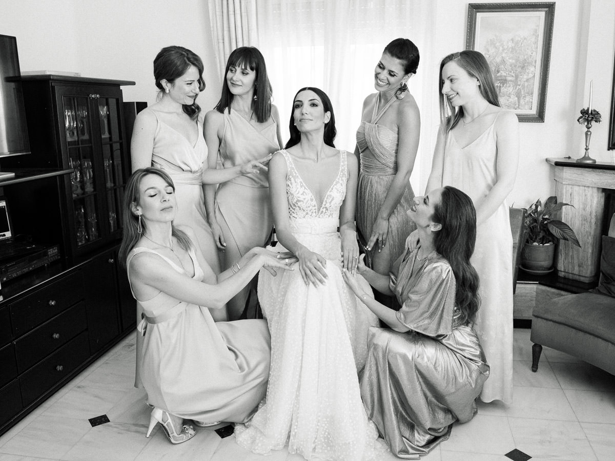 bride with her friends