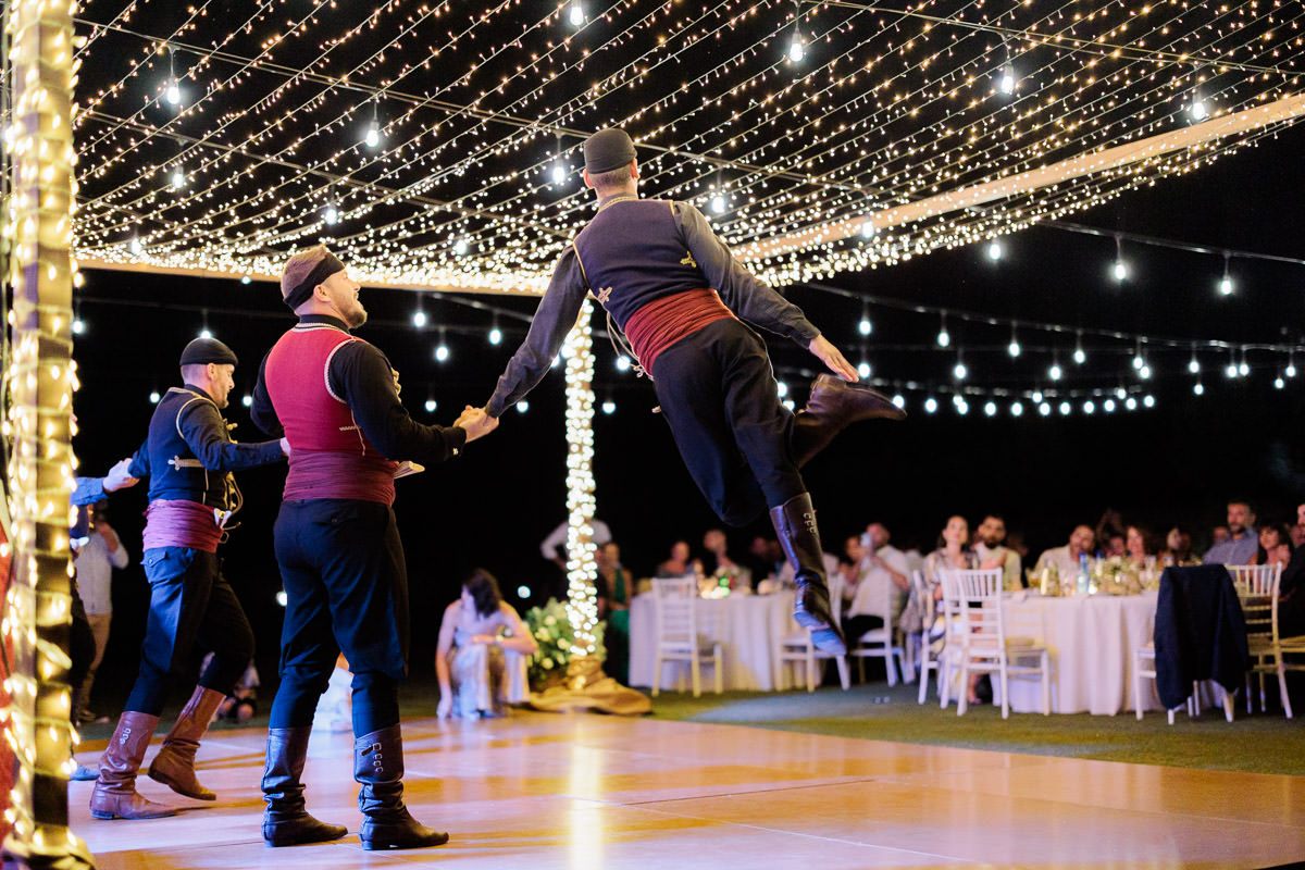 traditional Cretan dance