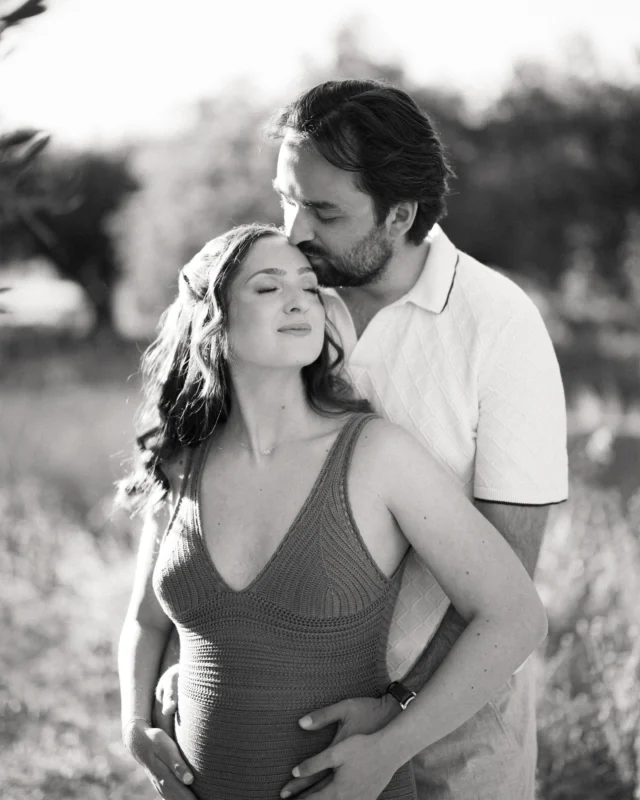 Before you become three...
There is a little piece of your story that exists only before the baby arrives.
Just the two of you..
Your hands. Your laughter.
The quiet excitement of knowing that everything is about to change.
Save this moment. Before you become three...
.
.
.
#cretephotographer #photographerchania #maternityphotographercrete